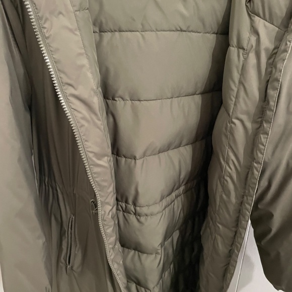 Vision winter jacket by Simons, women’s size medium, kaki - Picture 4 of 9